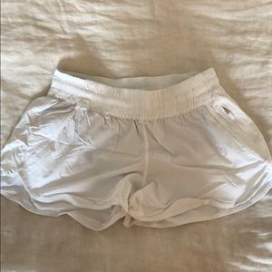 Lululemon Tracker Short V 4”